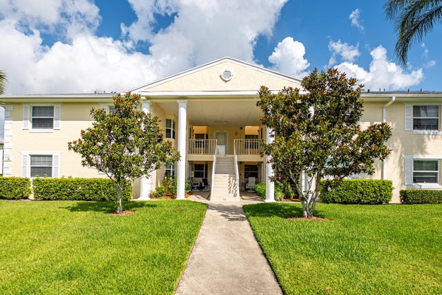 1 of 46 - 422 Grove Isle Circle Circle, Vero Beach, FL
