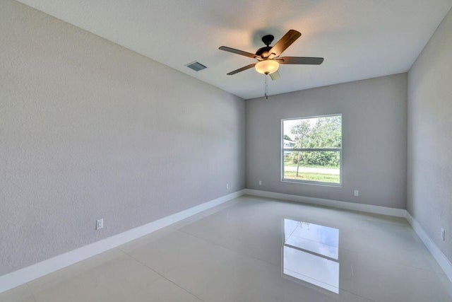5 of 17 - 2596 Sw Edgarce St, Port Saint Lucie, FL