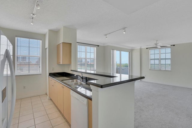 3 of 32 - 616 Clearwater Park Road #812, West Palm Beach, FL