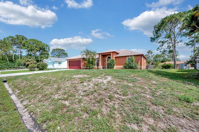 5 of 32 - 1352 Sw Halford Av, Port Saint Lucie, FL