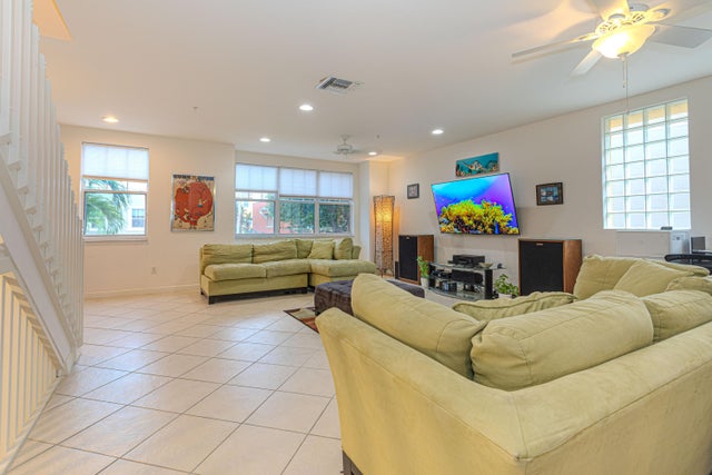 3 of 38 - 433 Amador Lane #1, West Palm Beach, FL