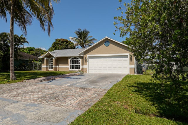 2 of 22 - 2514 Se Lakewood St, Port Saint Lucie, FL