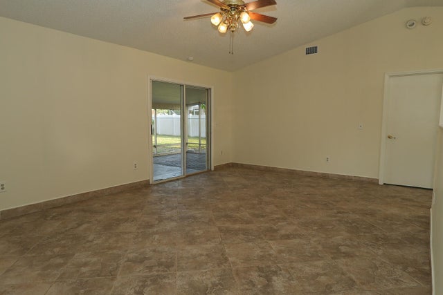 5 of 22 - 2514 Se Lakewood St, Port Saint Lucie, FL