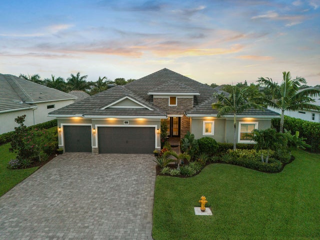 4 of 47 - 2534 Ne Evinrude Cir, Jensen Beach, FL