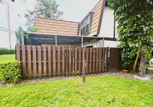 1 of 16 - 102 Weybridge Circle #d, Royal Palm Beach, FL