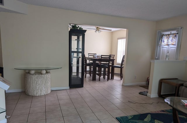 5 of 16 - 102 Weybridge Circle #d, Royal Palm Beach, FL