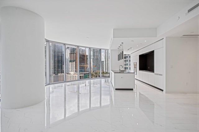 5 of 43 - 300 Biscayne Blvd Way #1907, Miami, FL