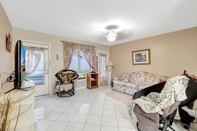 4 of 24 - 15610 Ne 6th Avenue Ne #10c, Miami, FL