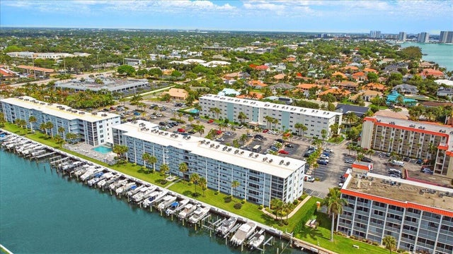 2 of 36 - 104 Paradise Harbour Blvd #104, North Palm Beach, FL