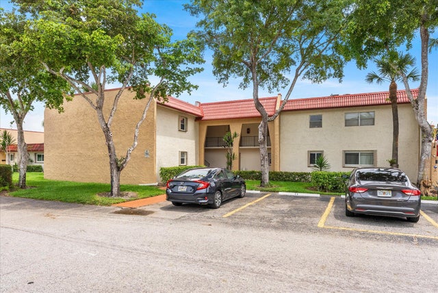 2 of 32 - 117 Lake Dora Dr, West Palm Beach, FL