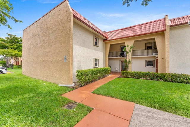 3 of 32 - 117 Lake Dora Dr, West Palm Beach, FL