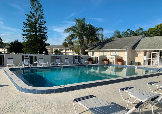 4 of 47 - 1530 Se Royal Green Circle #n103, Port Saint Lucie, FL