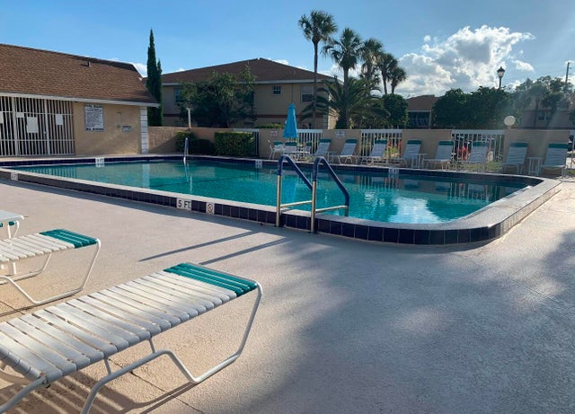 5 of 47 - 1530 Se Royal Green Circle #n103, Port Saint Lucie, FL
