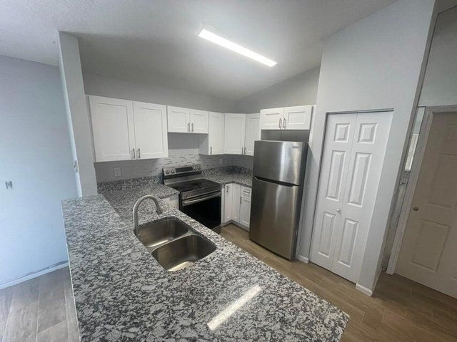 3 of 14 - 1105 W 9th St, Riviera Beach, FL