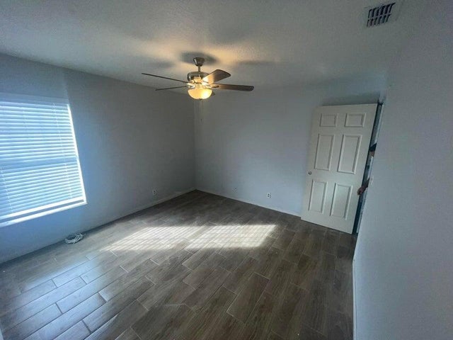 5 of 14 - 1105 W 9th St, Riviera Beach, FL