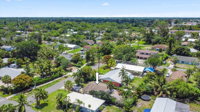 2 of 17 - 3044 Se Camino Av, Stuart, FL
