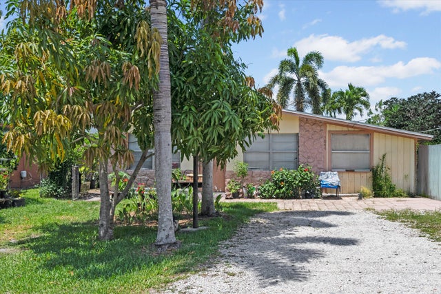 4 of 17 - 3044 Se Camino Av, Stuart, FL