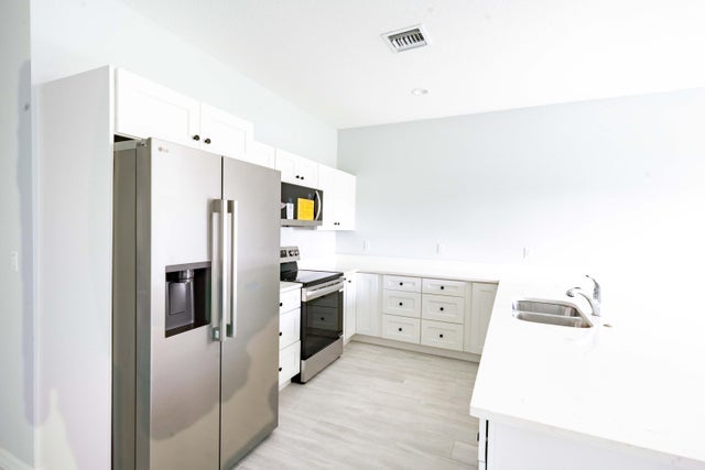 3 of 15 - 1125 11 Ct Sw, Vero Beach, FL