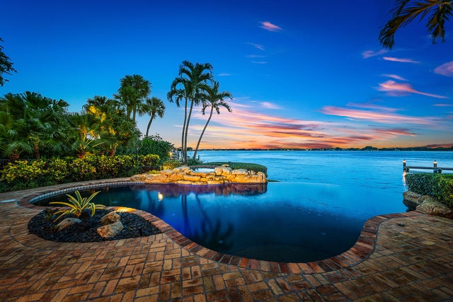 2 of 48 - 20 Yacht Club Pl, Tequesta, FL
