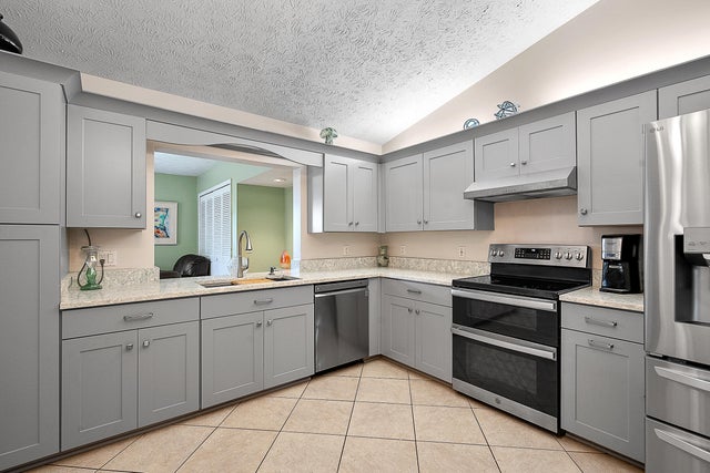 4 of 32 - 4525 Nw Glazbrook Street, Port Saint Lucie, FL