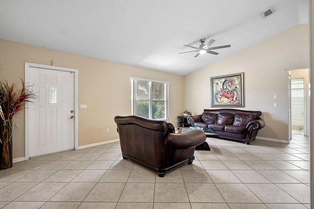 5 of 32 - 4525 Nw Glazbrook Street, Port Saint Lucie, FL