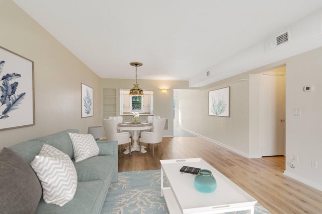 1 of 21 - 677 Royal Palm Blvd Blvd #6, Vero Beach, FL