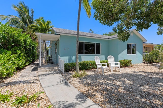 2 of 22 - 1120 N Palmway, Lake Worth Beach, FL