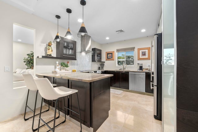 5 of 29 - 1501 S Palmway, Lake Worth, FL