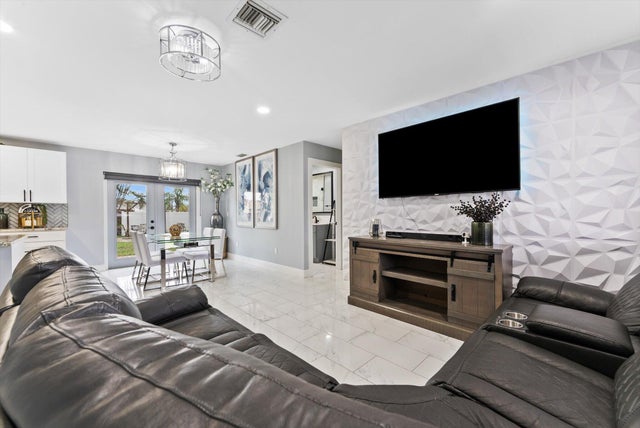 4 of 32 - 4501 N Australian Avenue, West Palm Beach, FL