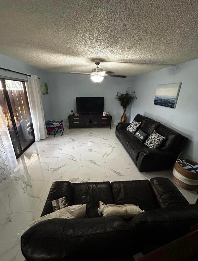 2 of 10 - 341 Lake Arbor Drive Dr, Palm Springs, FL