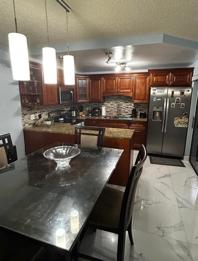 3 of 10 - 341 Lake Arbor Drive Dr, Palm Springs, FL