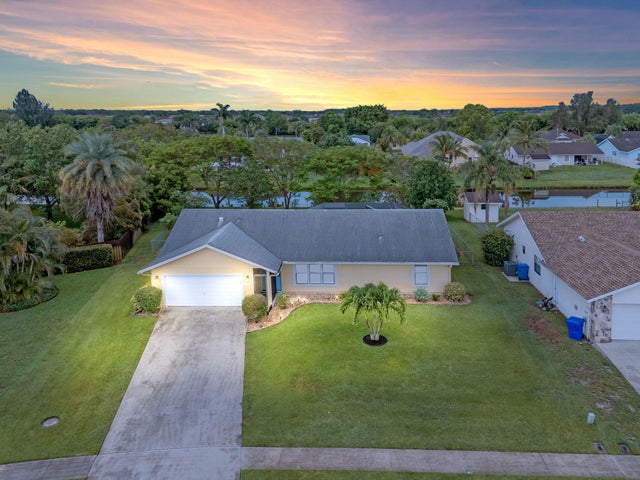 2 of 48 - 165 Cordoba Cir, Royal Palm Beach, FL