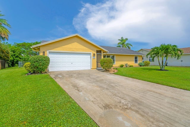 3 of 48 - 165 Cordoba Cir, Royal Palm Beach, FL
