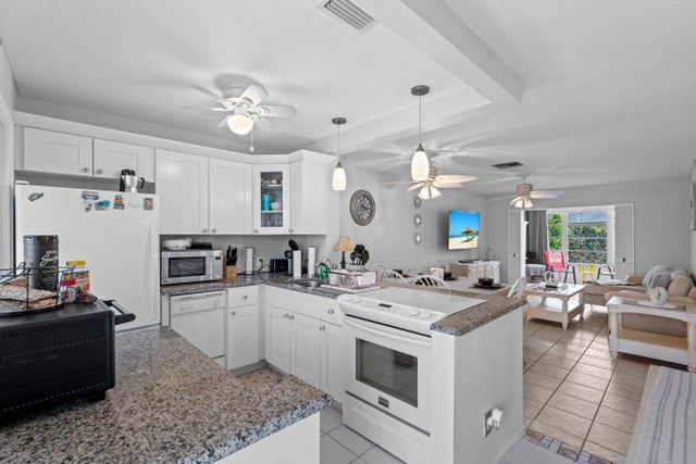 1 of 39 - 2121 Ne 1st Ct #202, Boynton Beach, FL