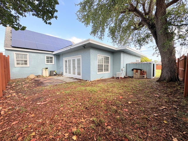 5 of 44 - 307 4th Street, Lake Park, FL