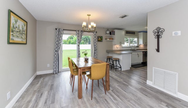 3 of 35 - 1967 Se Dranson Cir, Port Saint Lucie, FL