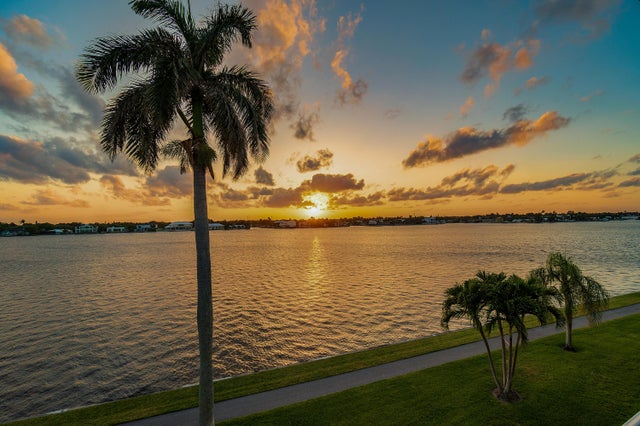 5 of 44 - 2160 Ibis Isle Road #9, Palm Beach, FL