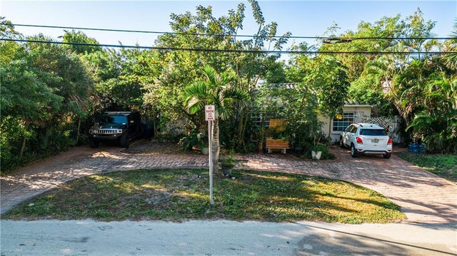 2 of 14 - 3512 Ne 27th St, Fort Lauderdale, FL