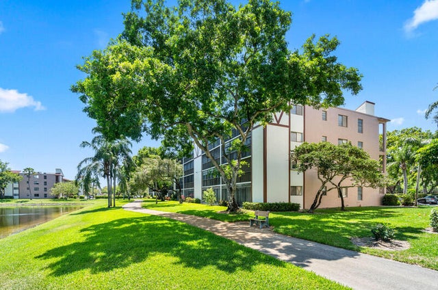 3 of 40 - 7321 Amberly 306 Lane #306, Delray Beach, FL