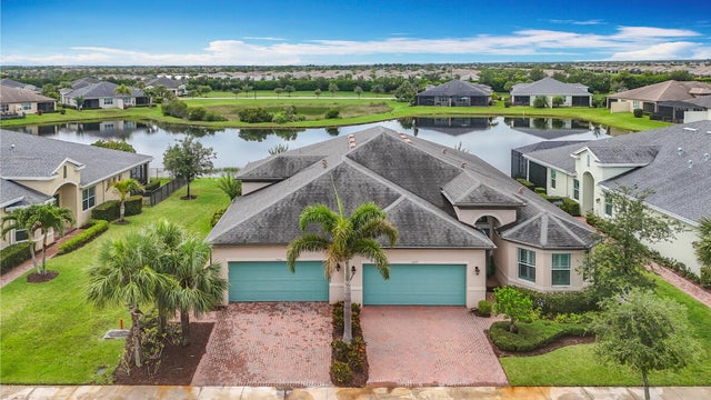 2 of 69 - 11066 Sw Sunrise Lake Drive, Port Saint Lucie, FL