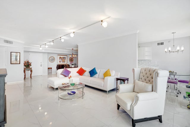 4 of 28 - 16711 Collins Avenue #1906, Sunny Isles Beach, FL
