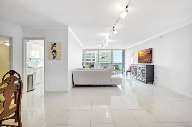 5 of 28 - 16711 Collins Avenue #1906, Sunny Isles Beach, FL