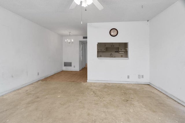 5 of 32 - 2480 Lake Osborne Dr #104, Lake Worth Beach, FL