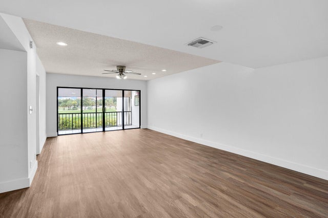 4 of 35 - 1701 Presidential Way #a201, West Palm Beach, FL