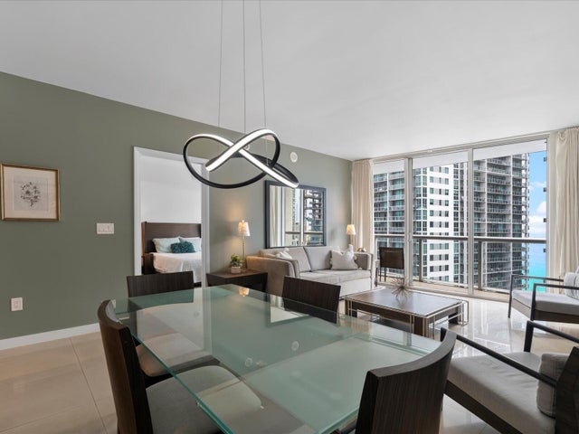 2 of 18 - 485 Brickell Avenue #2107, Miami, FL