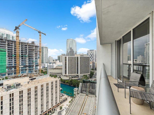 3 of 18 - 485 Brickell Avenue #2107, Miami, FL