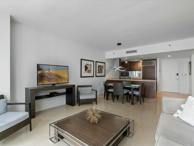 4 of 18 - 485 Brickell Avenue #2107, Miami, FL