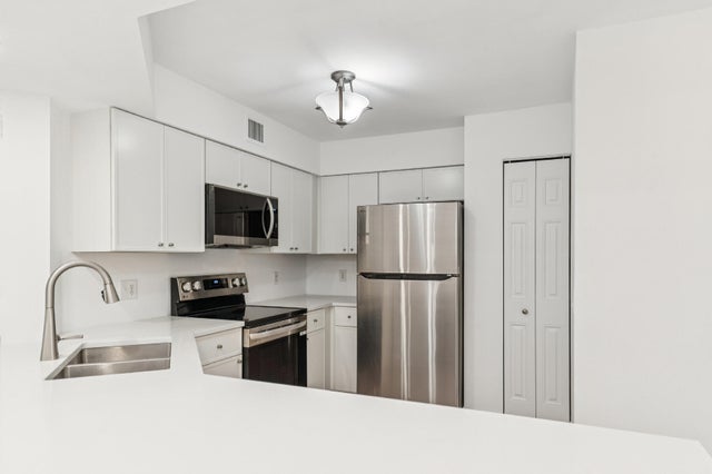 4 of 18 - 400 Scotia Drive #303, Hypoluxo, FL