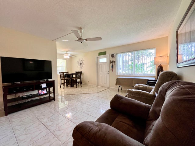 5 of 17 - 160 Bedford G, West Palm Beach, FL