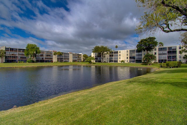 1 of 80 - 6585 Kensington Lane #307, Delray Beach, FL